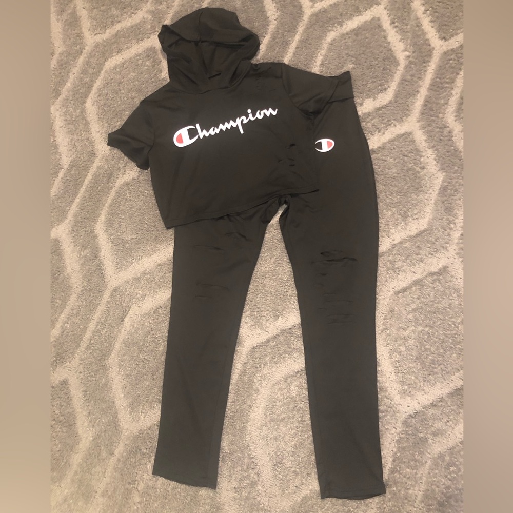 CHAMPION TWO-PIECE CROP LEGGING SET